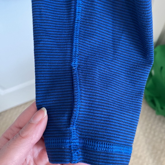 Lululemon Men's Crew Neck Long Sleeve Top Medium Blue Striped Inner Pock… - Picture 9 of 10